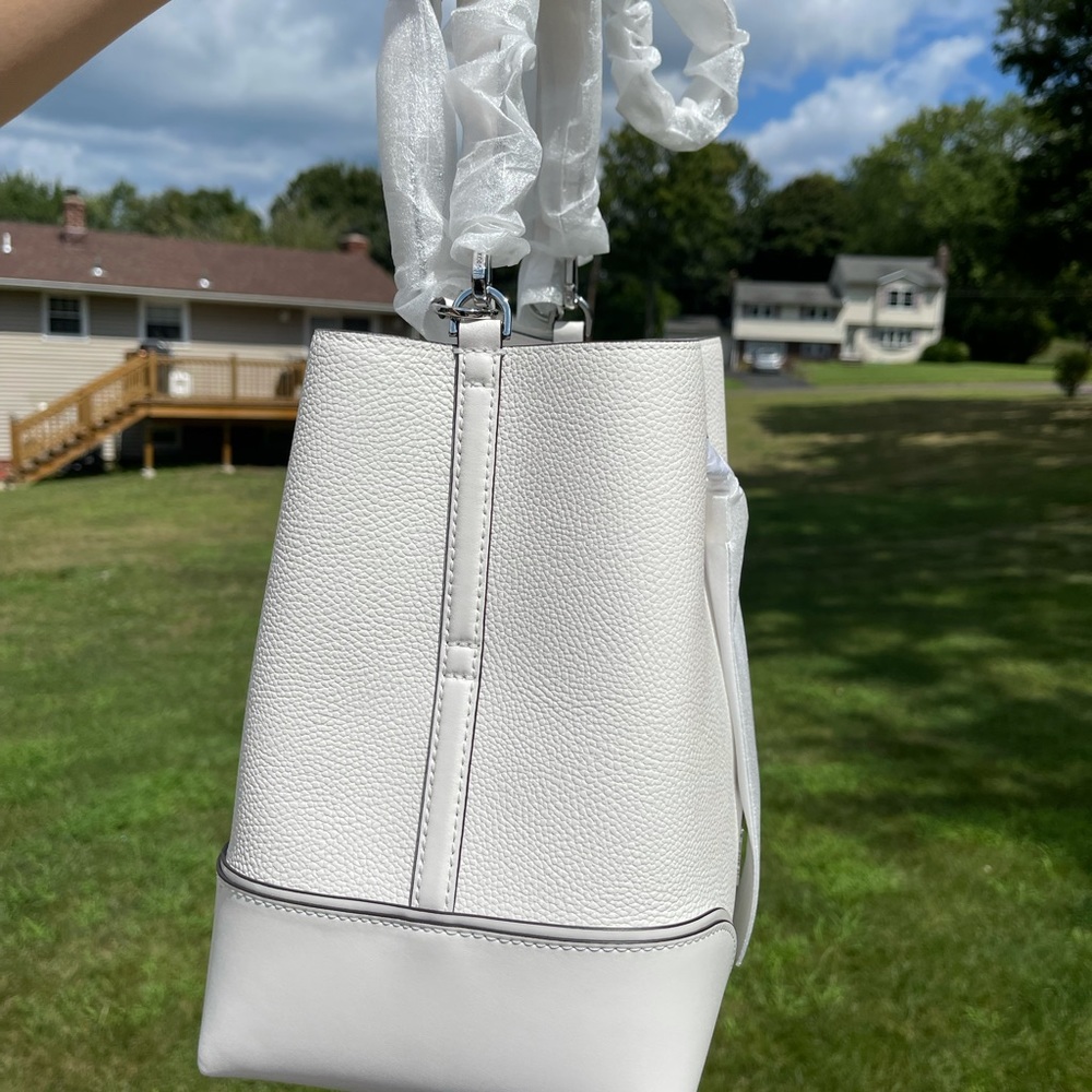 *Last One* Michael Kors Mercer Convertible Bucket Leather Bag - Picture 5 of 12
